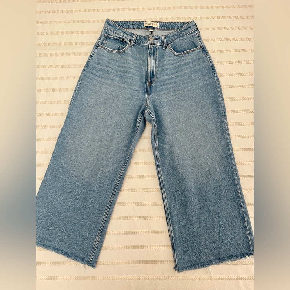 Abercrombie & Fitch High Rise Cropped Wide Leg Jean - Curve Love - Picture 6 of 14